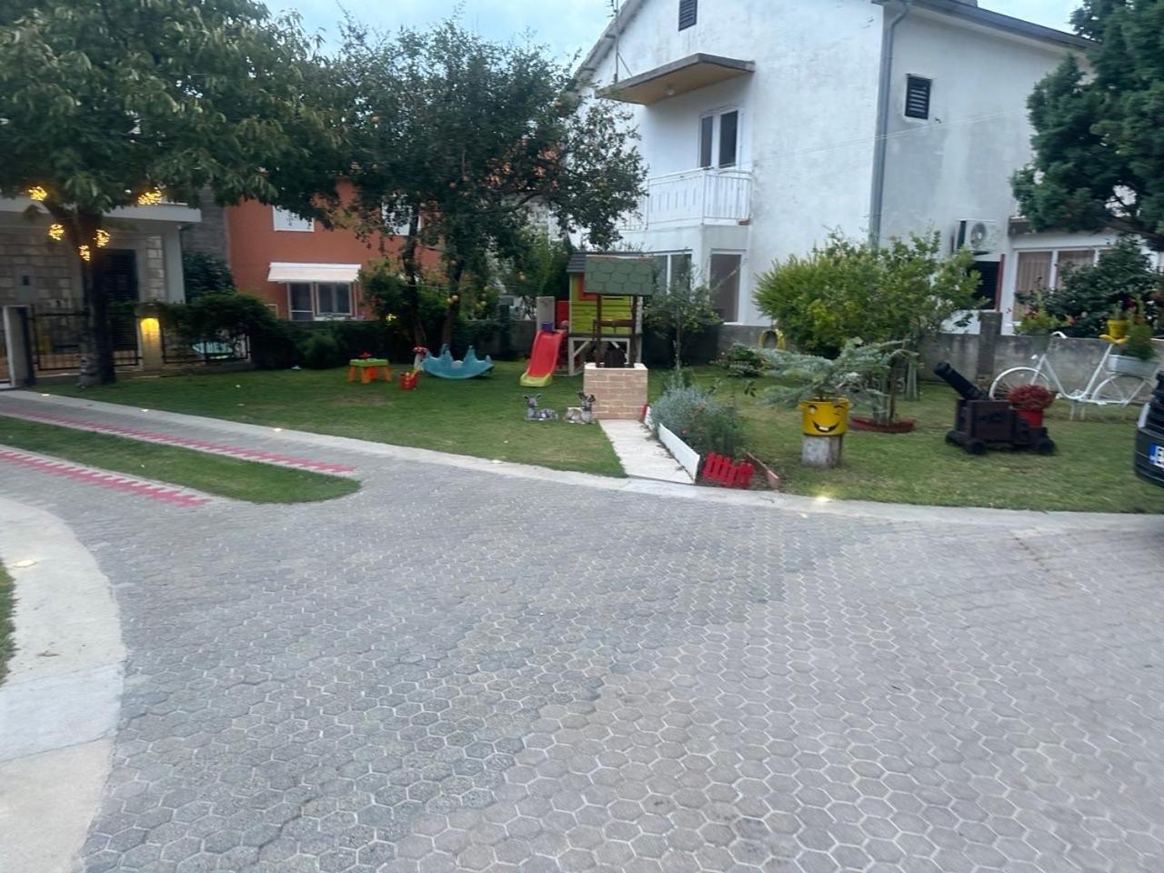 Apartment Pravilovic Ii Bijela